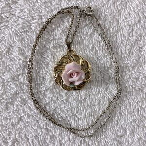 Vintage Ceramic Pink Rose Pendant In Gold Tone Setting Necklace